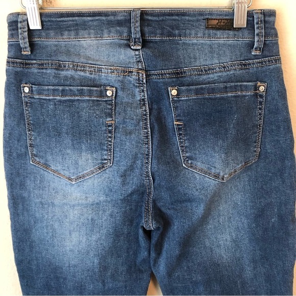 High Waisted Floral Embroidered Boho Festival Denim Jeans Women’s Size 6 Stretch - Picture 5 of 11